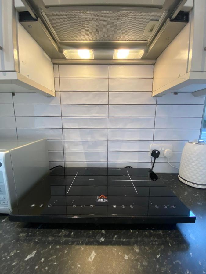 Lovely And Modern Studio Apartment. Borehamwood Luaran gambar